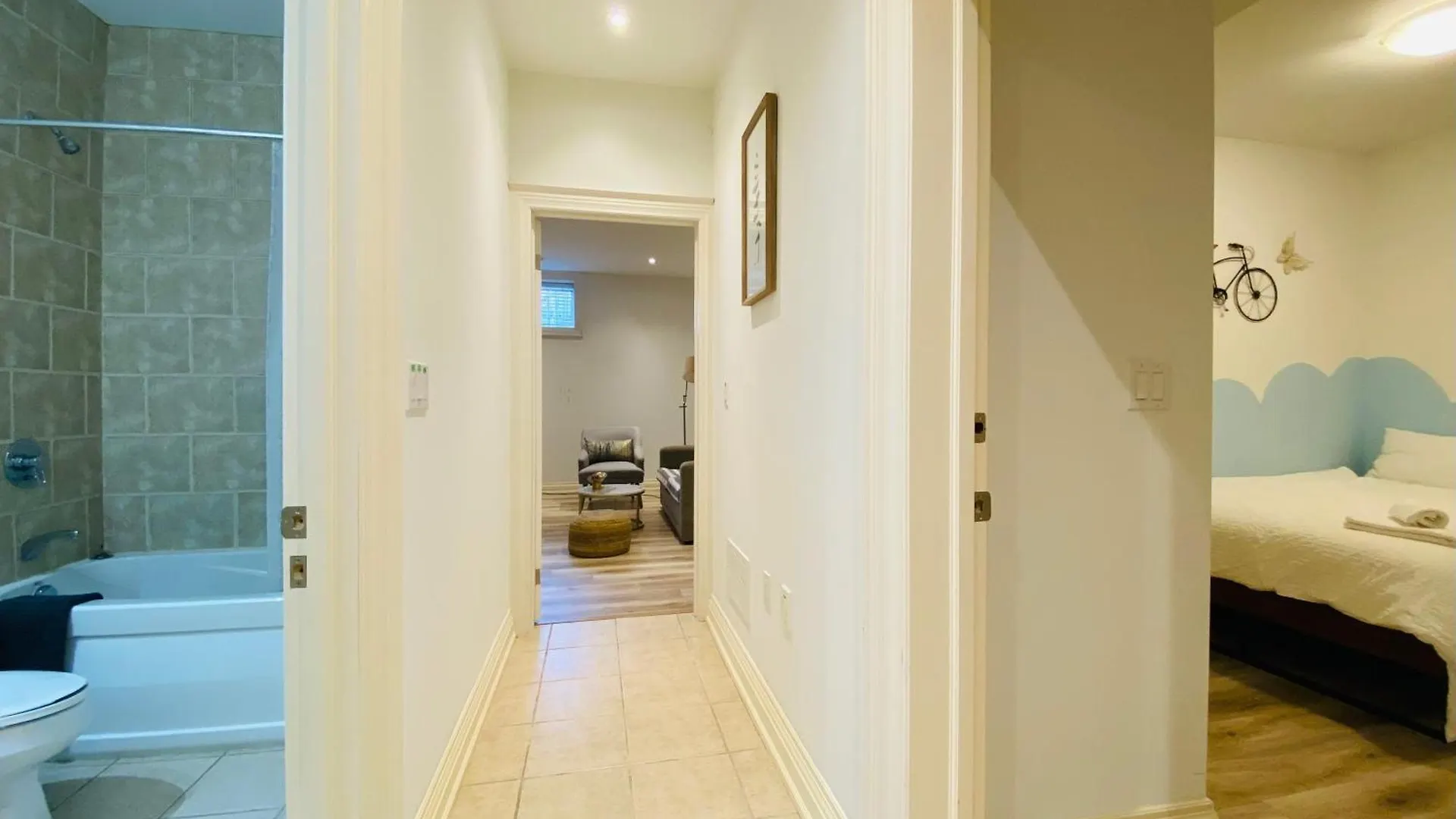 Stylish Private Home With 2 Bedrooms And Free Parking In Midtown Toronto