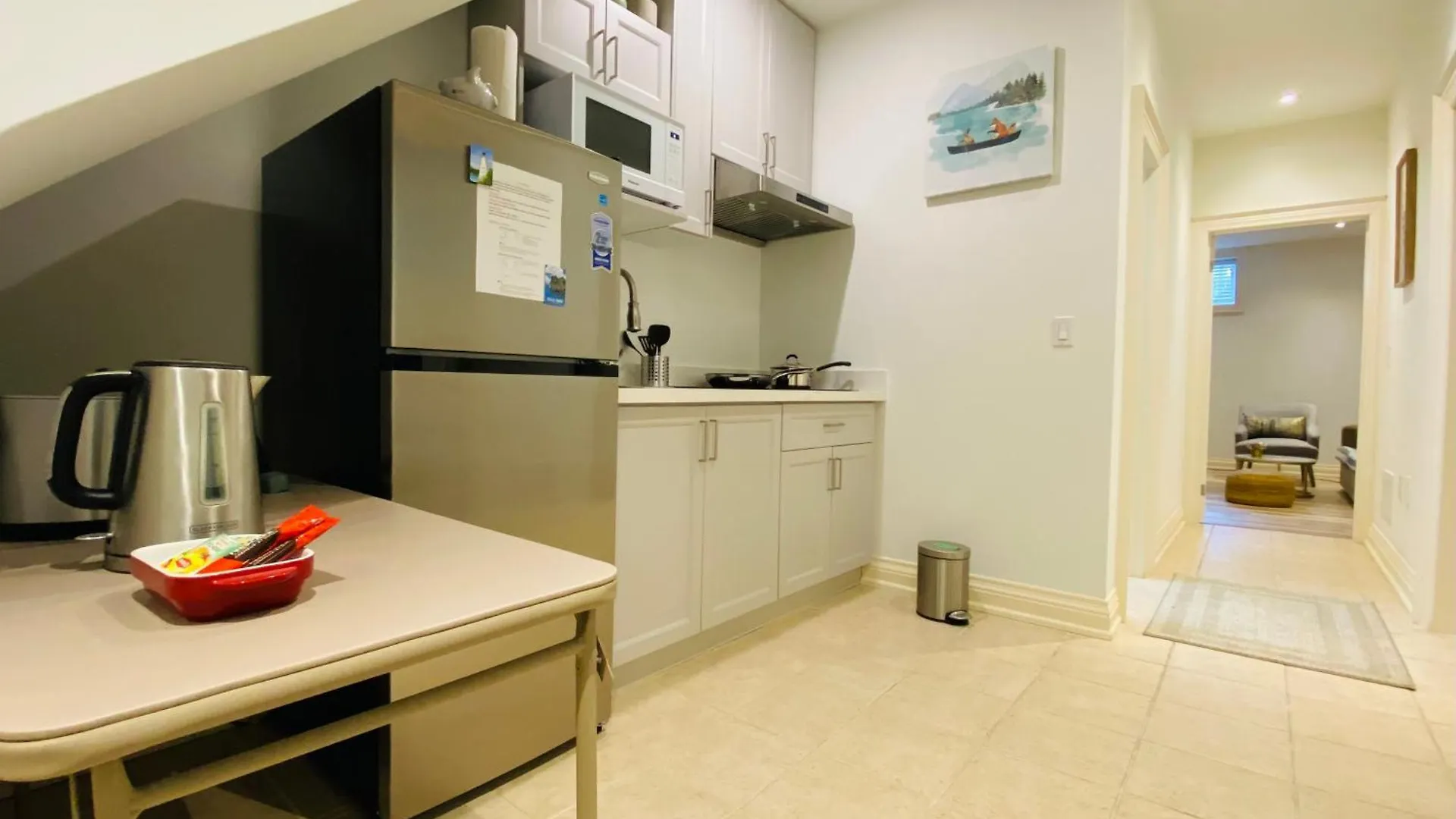 Stylish Private Home With 2 Bedrooms And Free Parking In Midtown Toronto Canada