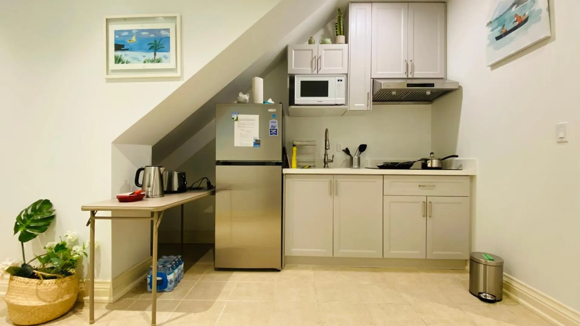 Apartment Stylish Private Home With 2 Bedrooms And Free Parking In Midtown Toronto